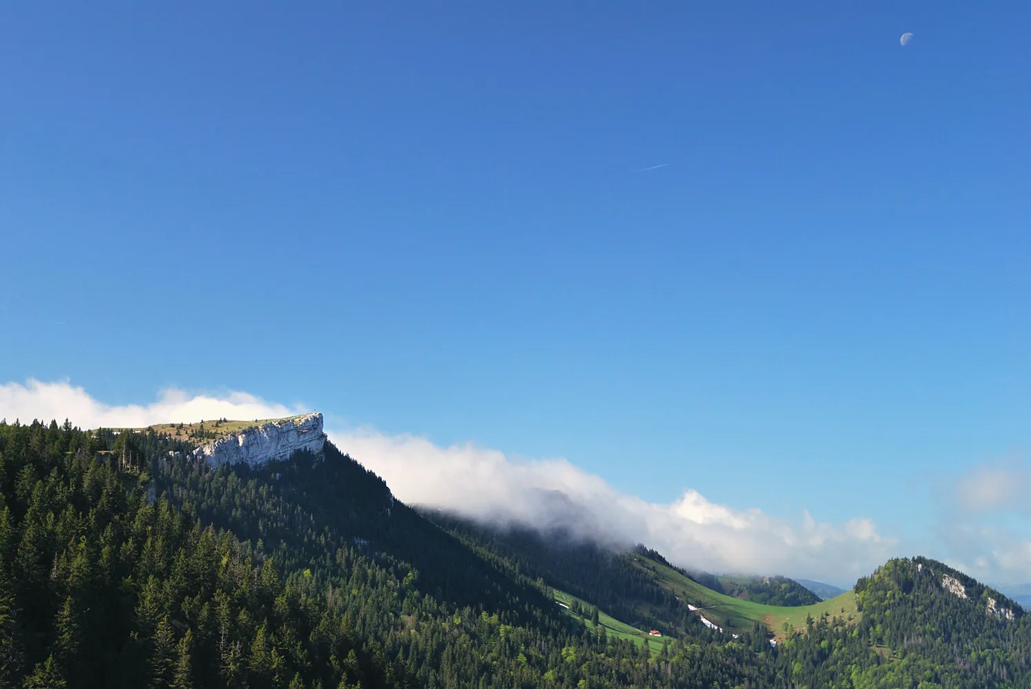 Le Chasseron, a Jura summit with long views over the lakes and Alps