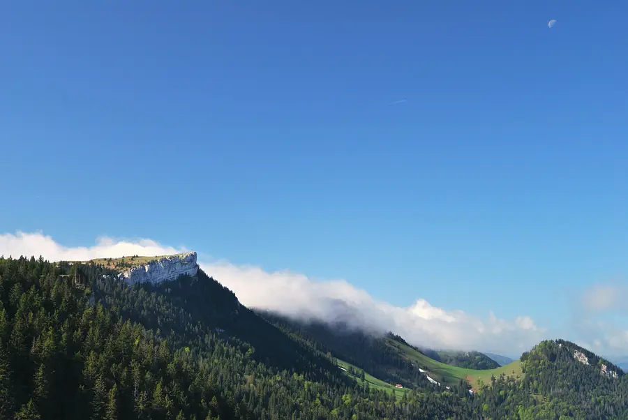 Le Chasseron, a Jura summit with long views over the lakes and Alps