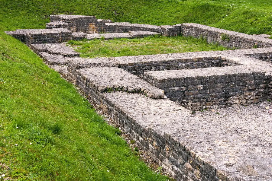 The Roman castrum of Eburodunum, Yverdon's late-Roman fort